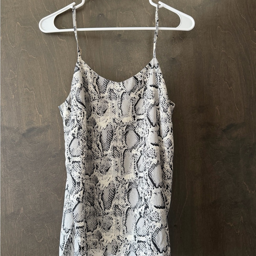 Mod Ref Snake-Print Tank in Black and White